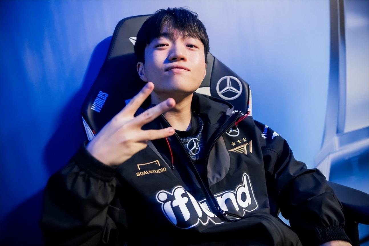 开云下载-T1力克C9，Keria关键团战开团秒人宿敌对决八强赛，引爆全场热议