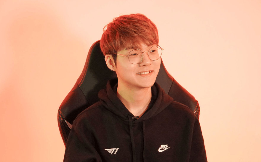 T1力克NS，Zeus开启传奇时刻强强对话淘汰赛，点燃全场激情